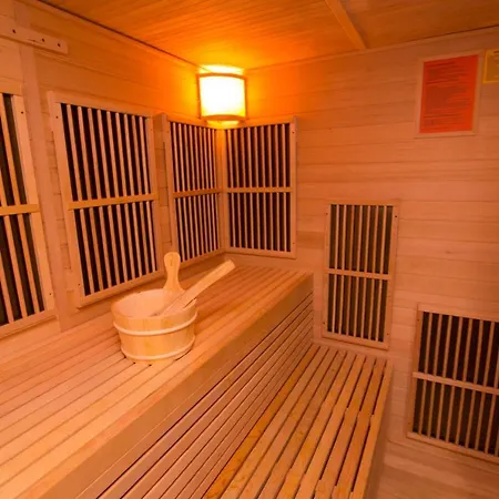Gosciniec Tokarzonka 木屋 伊斯泰布纳