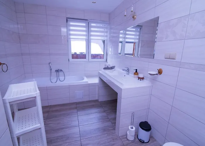 Gosciniec Tokarzonka * Истебна